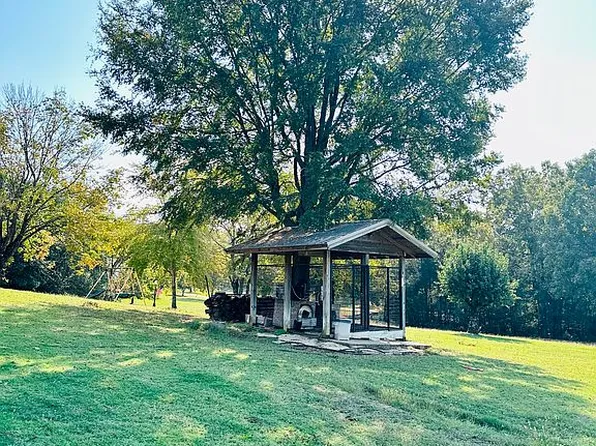 711 Navy Dr — exterior photo