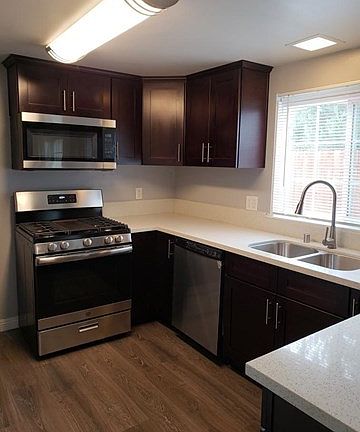 5th image of 2659 College Ln