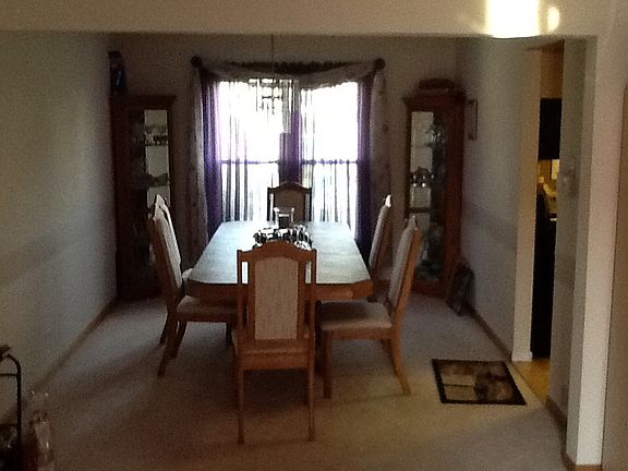 3rd image of 485 Avebury Ln