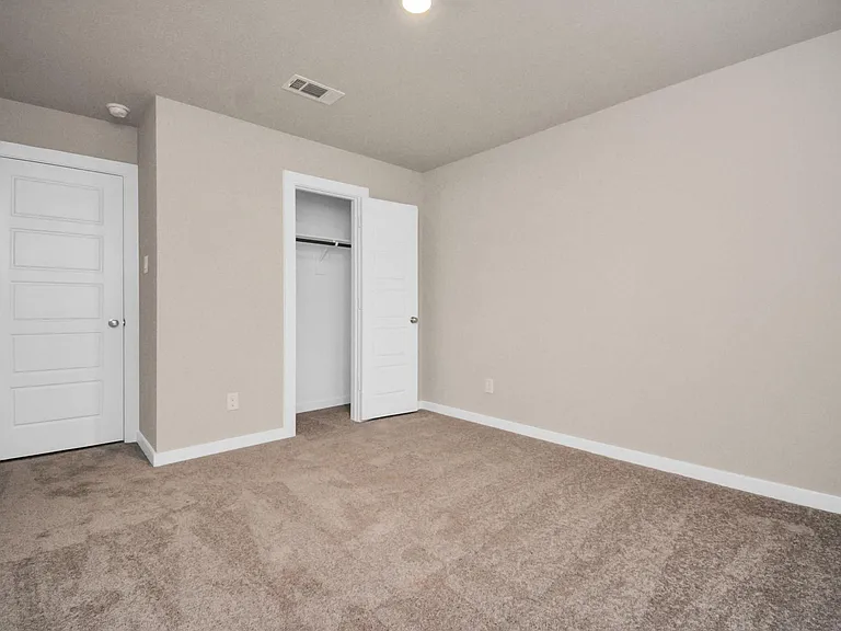 2734 San Bernard Dr — Photo 32