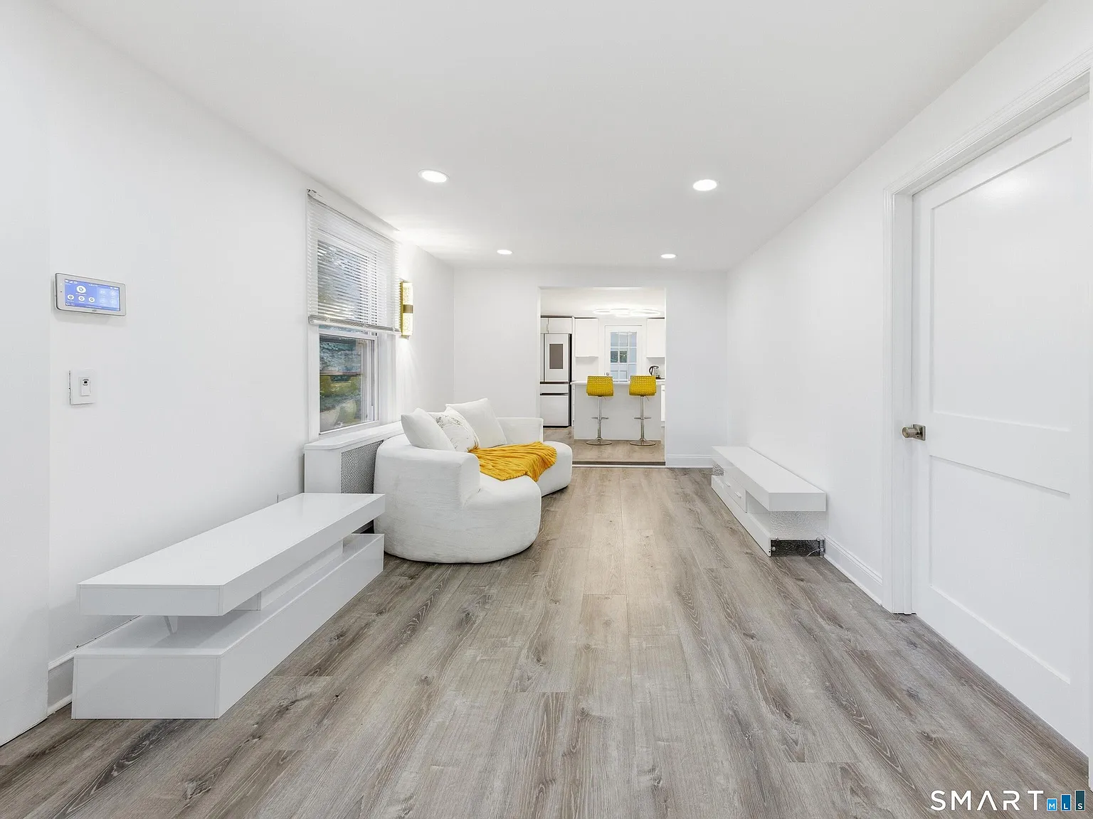2 bed, 1.0 bath, 977 sqft, $2,950 — Photo 3