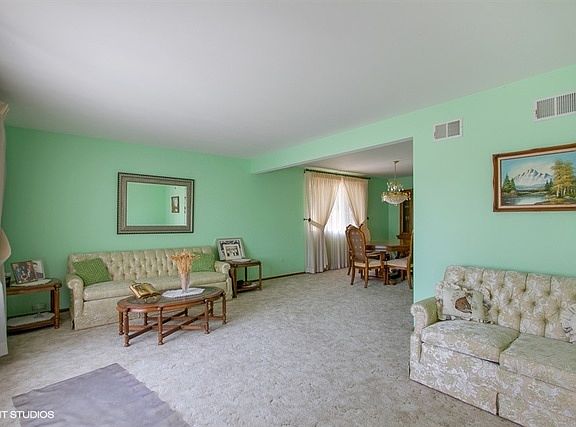 2nd image of 10105 S Mayfield Ave