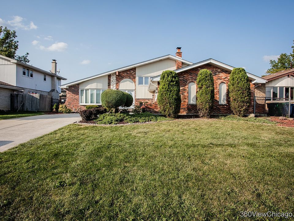 1st image of 13050 W Thistle Ct
