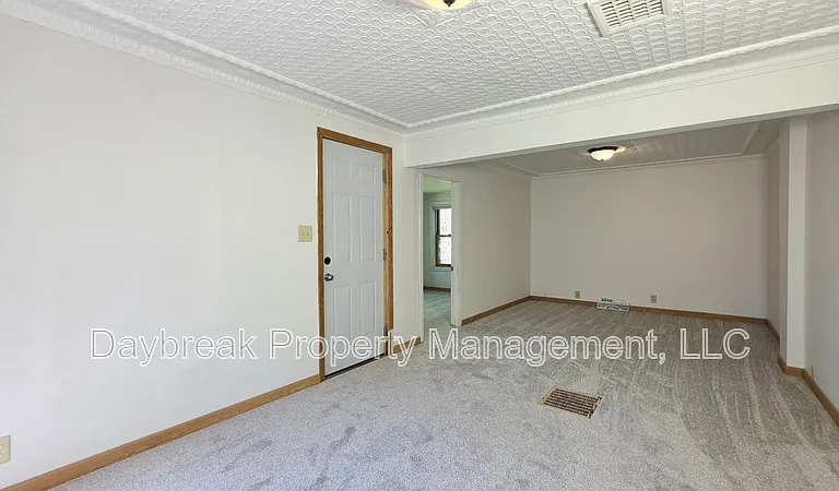1511 9th St N — Photo 5