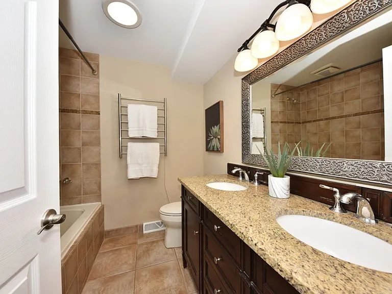 12475 Elmhurst Pkwy — Photo 12