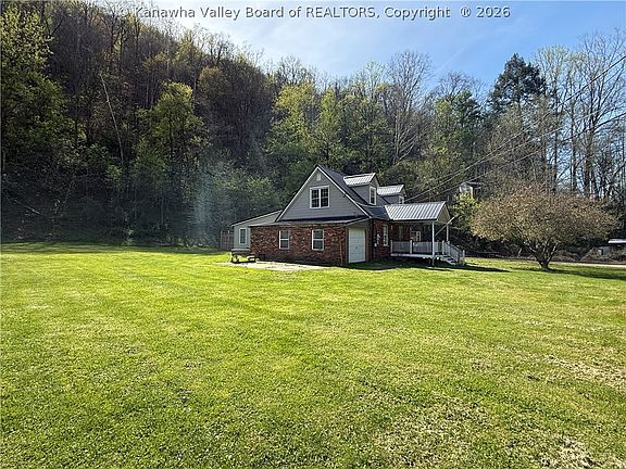 4th image of 331 Gray St