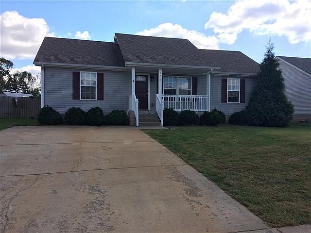 1st image of 570 Oakmont Dr