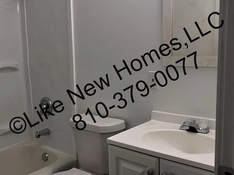 3702 Whitney Ave — Photo 8