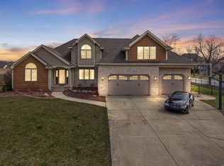 15 Lockerbie Grn, Valparaiso, IN 46385