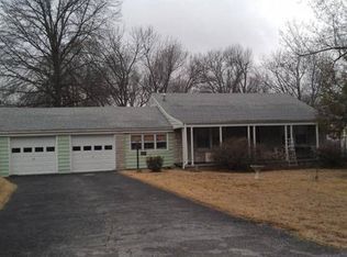 2111 S Clayton Ave, Springfield, MO 65804