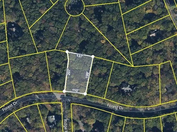 414 Forest Dr, Hawley, PA 18428