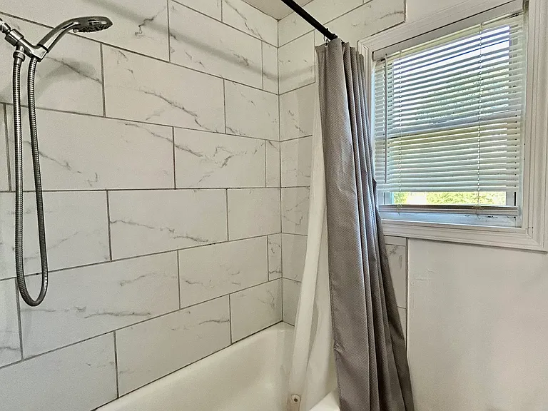 4447 Mayhew Ave — Photo 9
