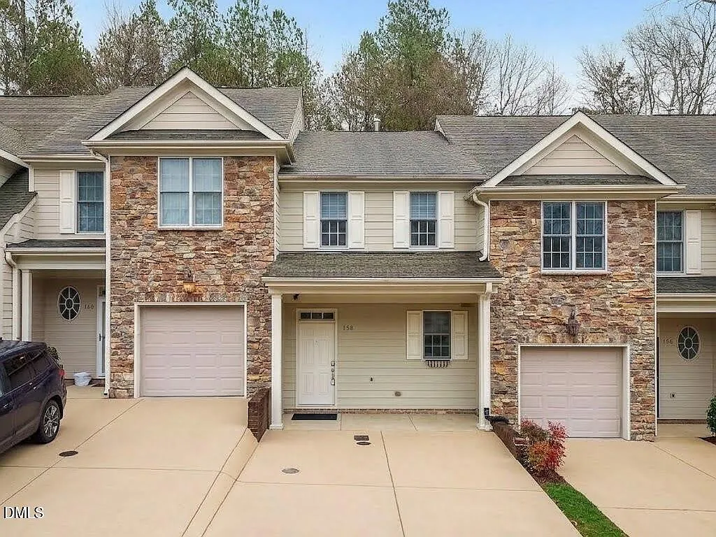 3 bed, 2.5 bath, 1454 sqft, $1,600 — Photo 1