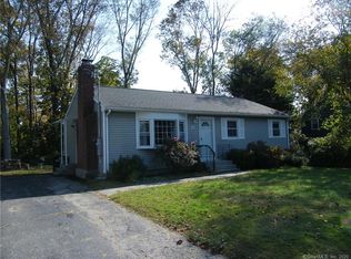 11 Orchard Ln, Old Saybrook, CT 06475