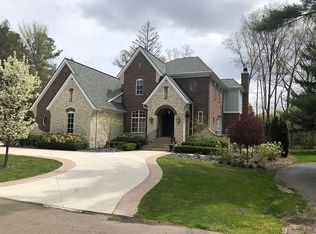 7437 Wing Lake Rd, Bloomfield Hills, MI 48301