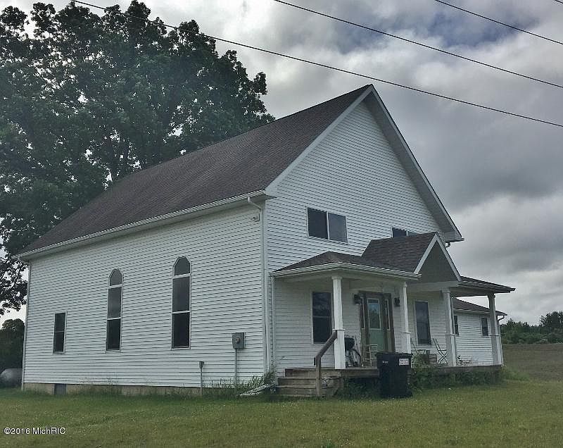 1st image of 4838 N Elm Ave