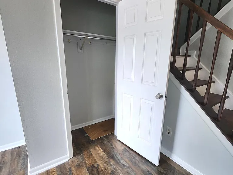 114 Brent Ct — Photo 6