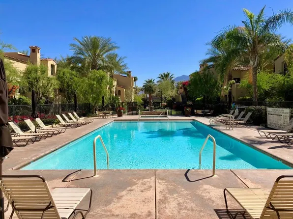 230 E Villorrio Dr, Palm Springs, CA 92262