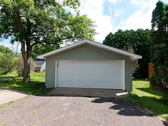 3rd image of 1221 Ruby Avenue