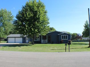 24939 Indian Ridge Rd, Sterling, IL 61081