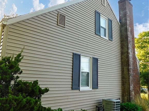 5th image of 774 Eastwood St