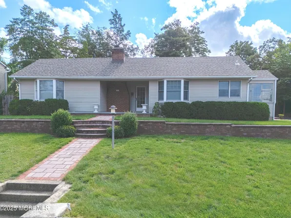 18 East Drive, Toms River, NJ 08753