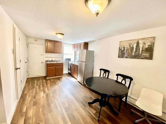 3rd image of 624 Lafayette Ave #1