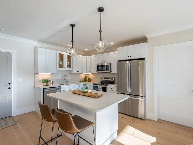 815 Lafayette Rd #102 — Photo 4