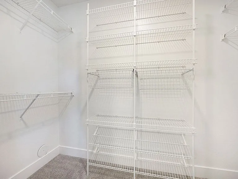 Byron Lakes Apartments — Photo 29