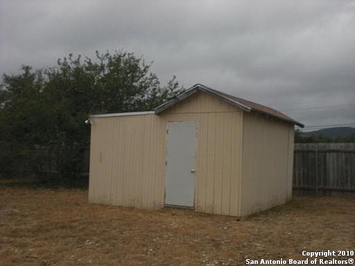3rd image of 940 QAPPUELLA DR