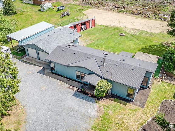 4th image of 19504 215th Street E
