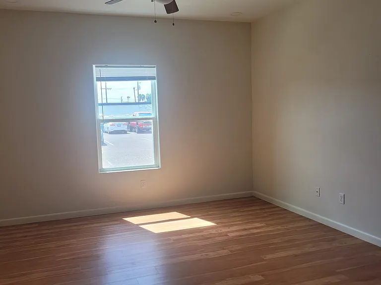 Sterling Heights Apartment — Photo 11