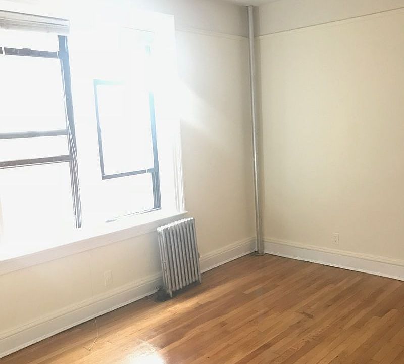 1st image of 2432 43rd St
