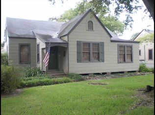 2910 Rosedale Dr, Port Arthur, TX 77642