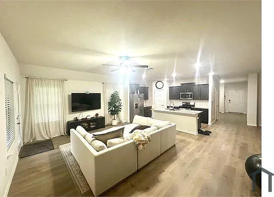 324 Revolution Rd — Photo 5