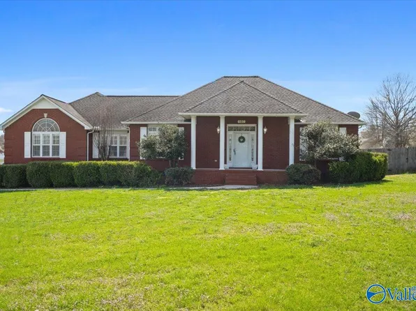 107 Bollweevil Ln, Toney, AL 35773