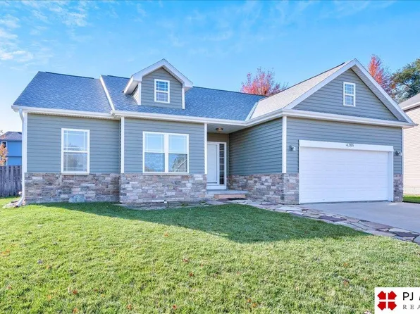 4205 Edgerton Dr, Bellevue, NE 68123