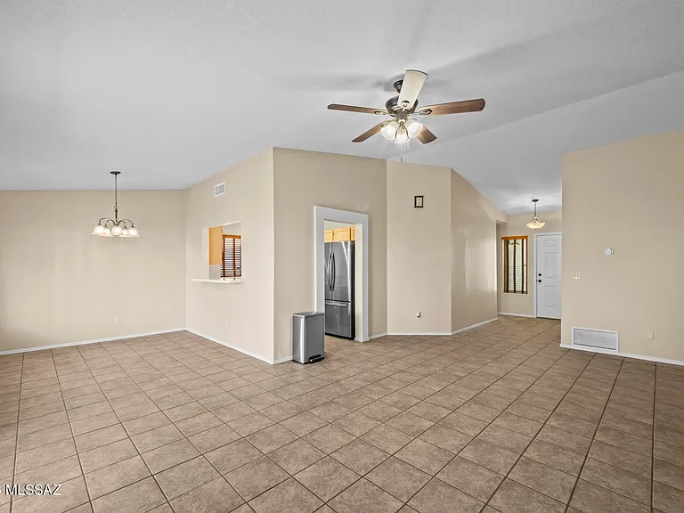 3067 W Country Hill Dr — Photo 9
