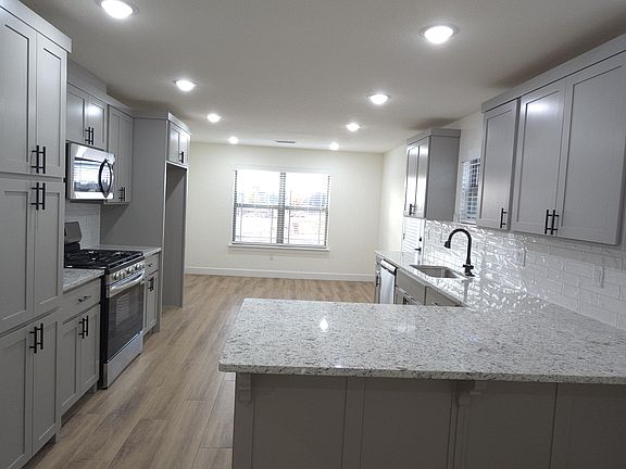 3rd image of 3109 SW Lovely Ln #3109