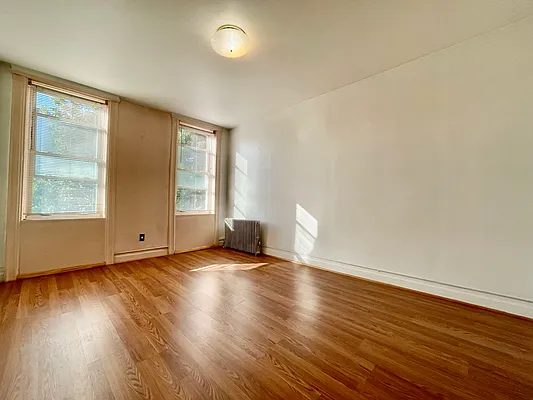 Rented by Capri Jet Realty Corp | media 13