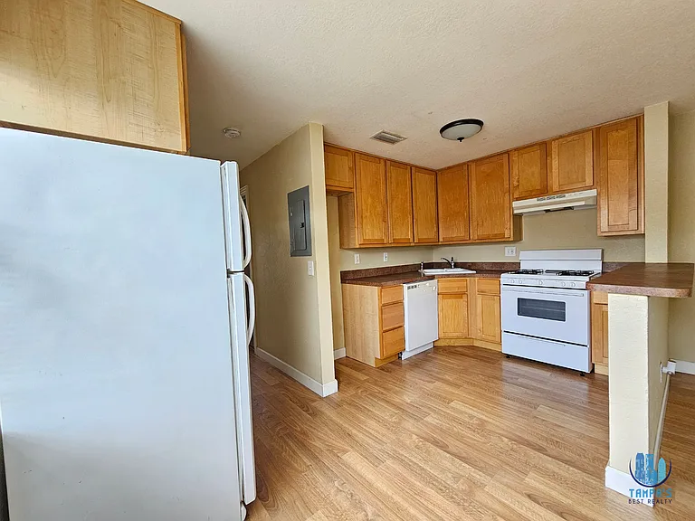 117 N Evergreen Ave #201 — Photo 6