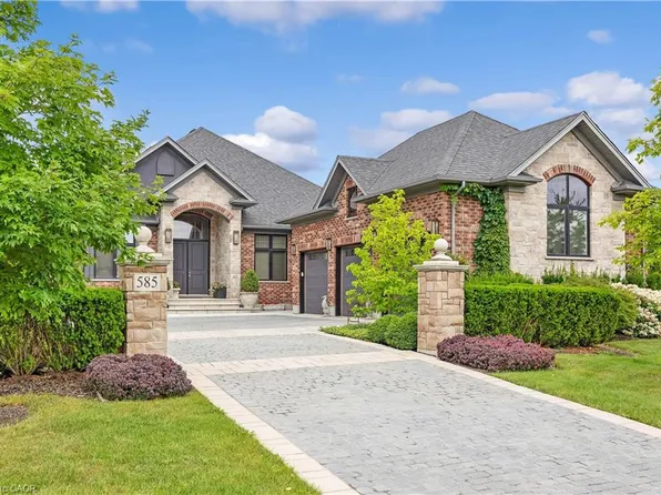 585 Regal Pl, Waterloo, ON N2V 2G3