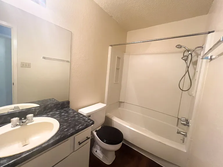 901 Taulbee Ln #D — Photo 13