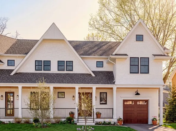 712 Watertown St, Newton, MA 02460