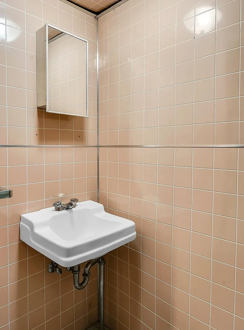 3 bed, 2900 sqft, $3,275 — Photo 4