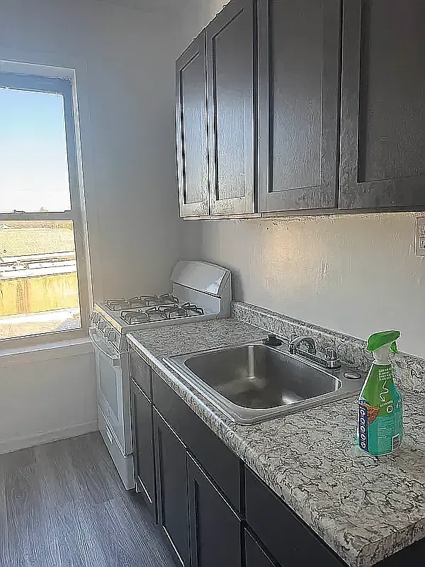 1420 Avenue L — Photo 1
