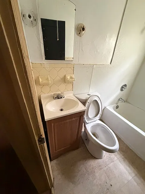 105 Pennsylvania Ave #2R