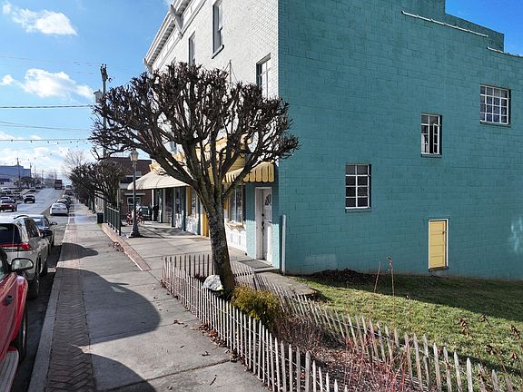 5th image of 375 S Main St