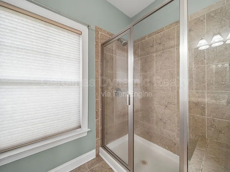 3405 Bidwell Ave — Photo 31
