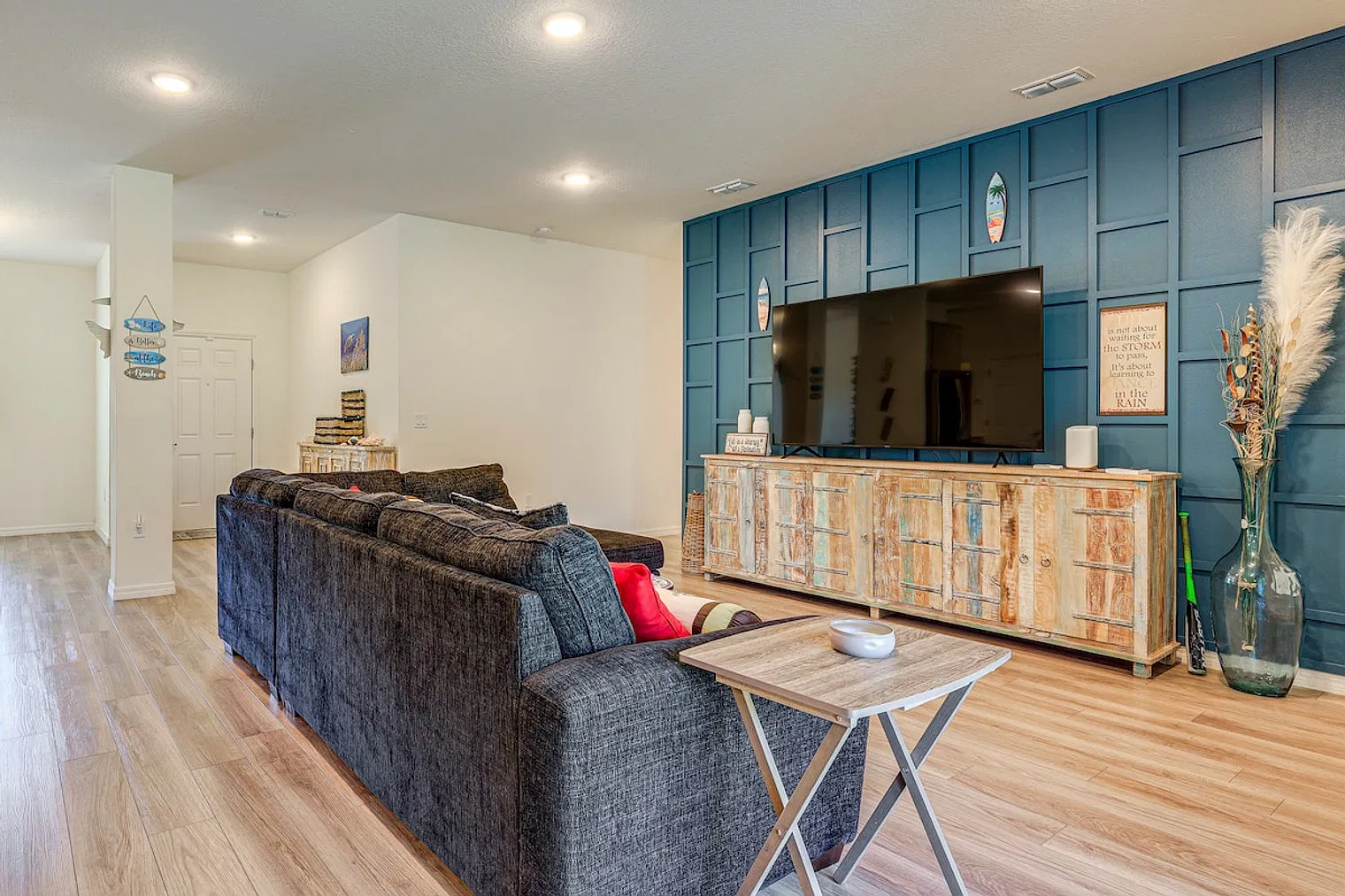 4 bed, 2.0 bath, 2551 sqft, $5,281 — Photo 1